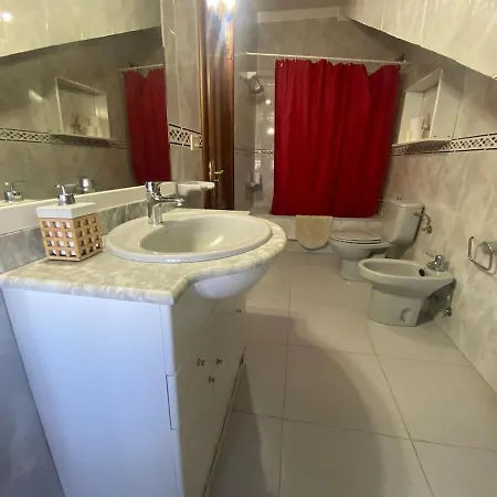 Atico Con Vistas Y Aparcamiento Gratuito Apartmán *